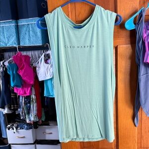 Cleo Harper Size Medium